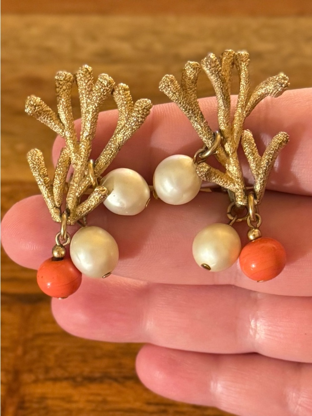 RARE NAPIER Gold Coral Branch Drop VTG Earrings with Pearl and Coral Beads - Picture 2 of 11